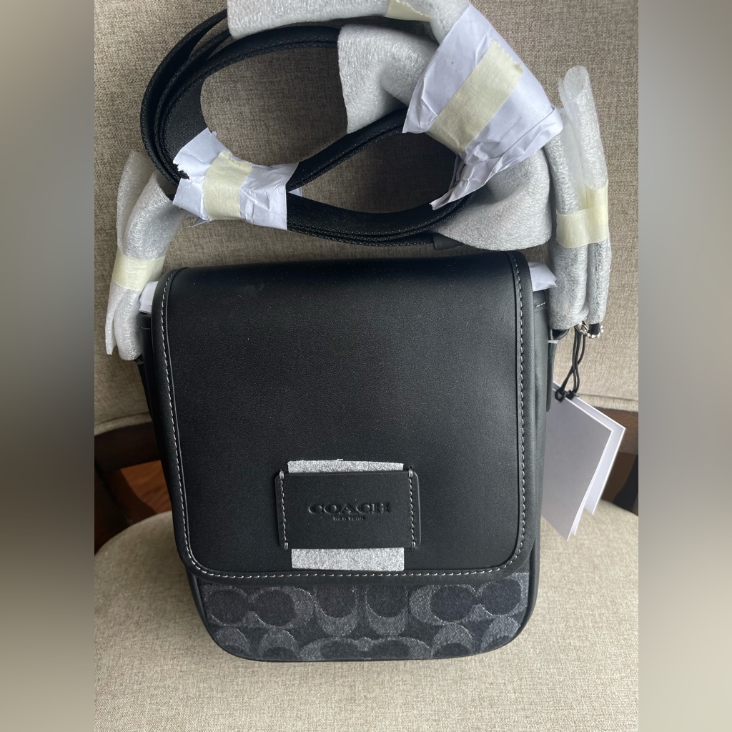 Nwtcoach Lucas Crossbody Bag In Signature Denim Coach Caj32father’s Day Gift